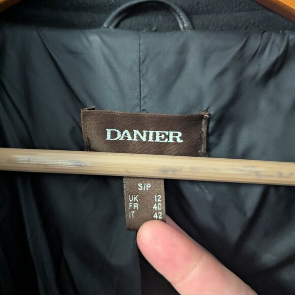 Danier Genuine Leather & Wool-Blend Winter Coat with Thinsulate - Picture 4 of 5